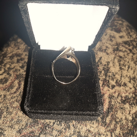 14k yellow gold diamond ring - Picture 3 of 5